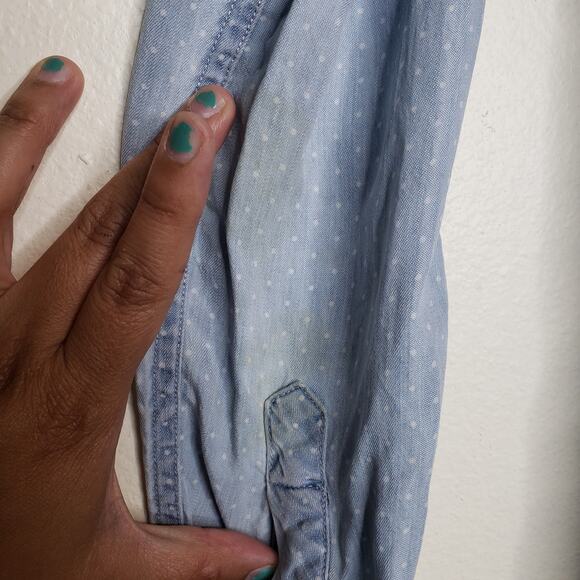 Rails| Carter Light Vintage Polka Dot Chambray - Picture 8 of 13